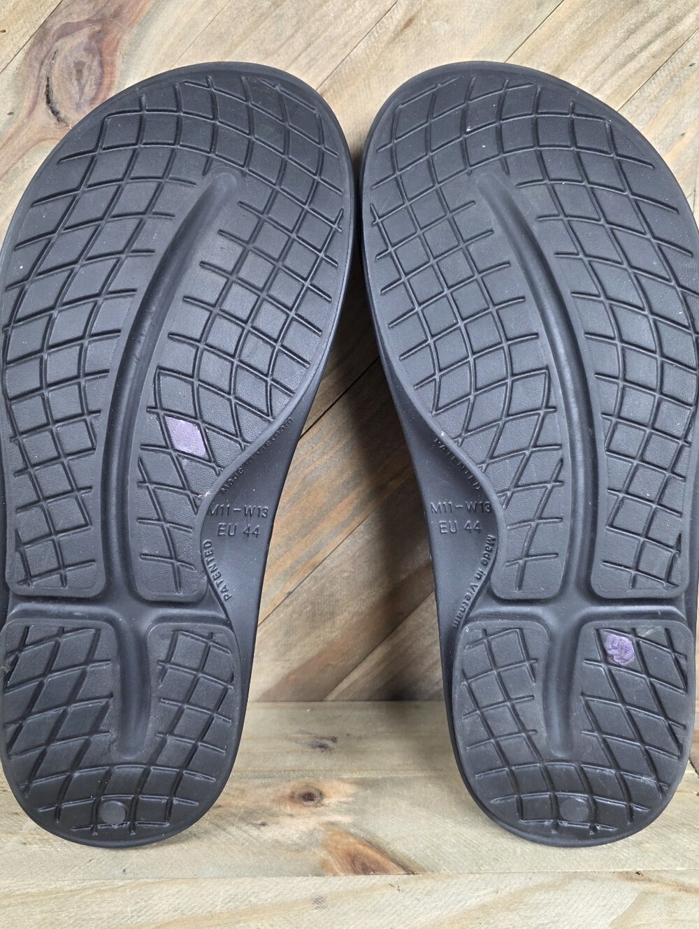 Oofos OOahh Recovery Slides Mens Comfort Sandals Size 11 Black Womens 13 - Picture 8 of 9